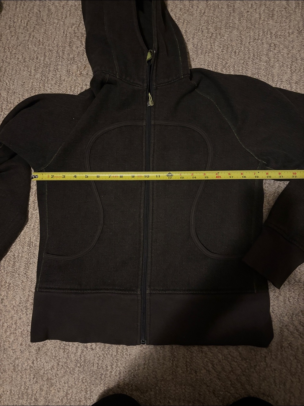 lululemon heavy Scuba women’s Blackish grey Hoodie with Green Lining and Logo - Picture 9 of 11